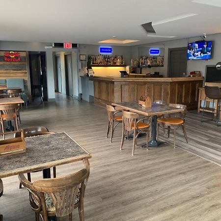 Stonehouse Motel And Restaurant Труро Екстер'єр фото