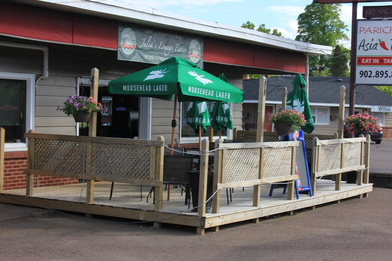 Stonehouse Motel And Restaurant Труро Екстер'єр фото