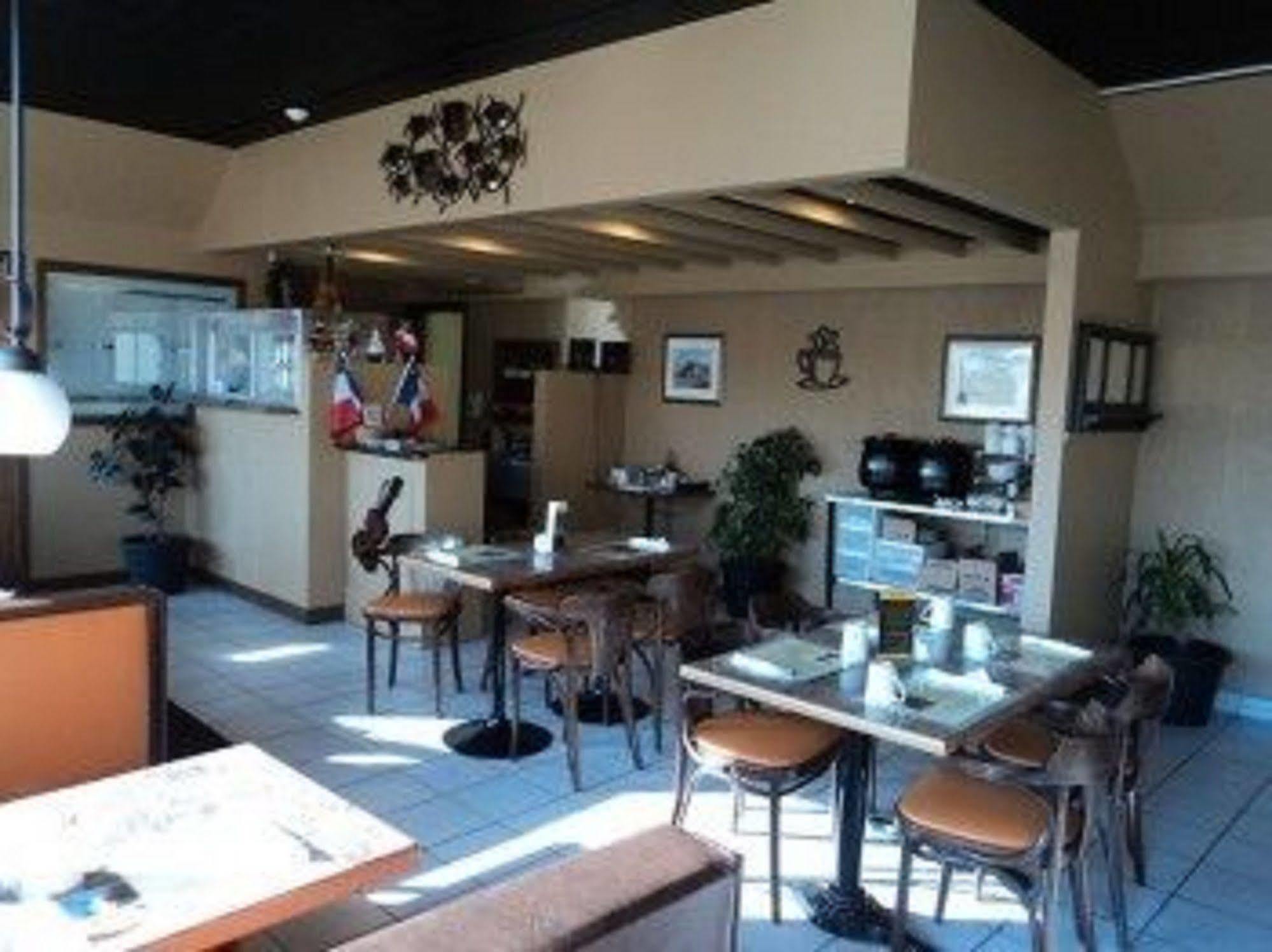 Stonehouse Motel And Restaurant Труро Екстер'єр фото
