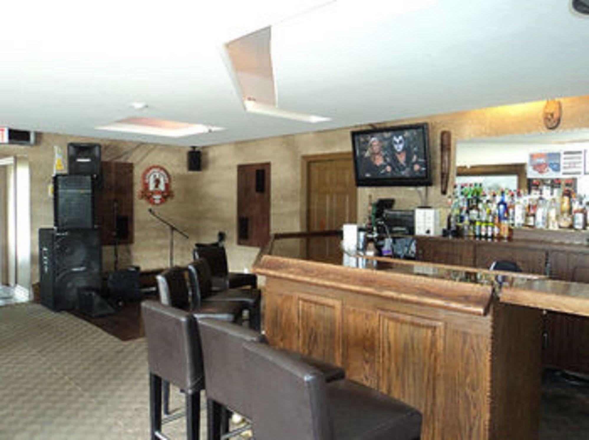 Stonehouse Motel And Restaurant Труро Екстер'єр фото