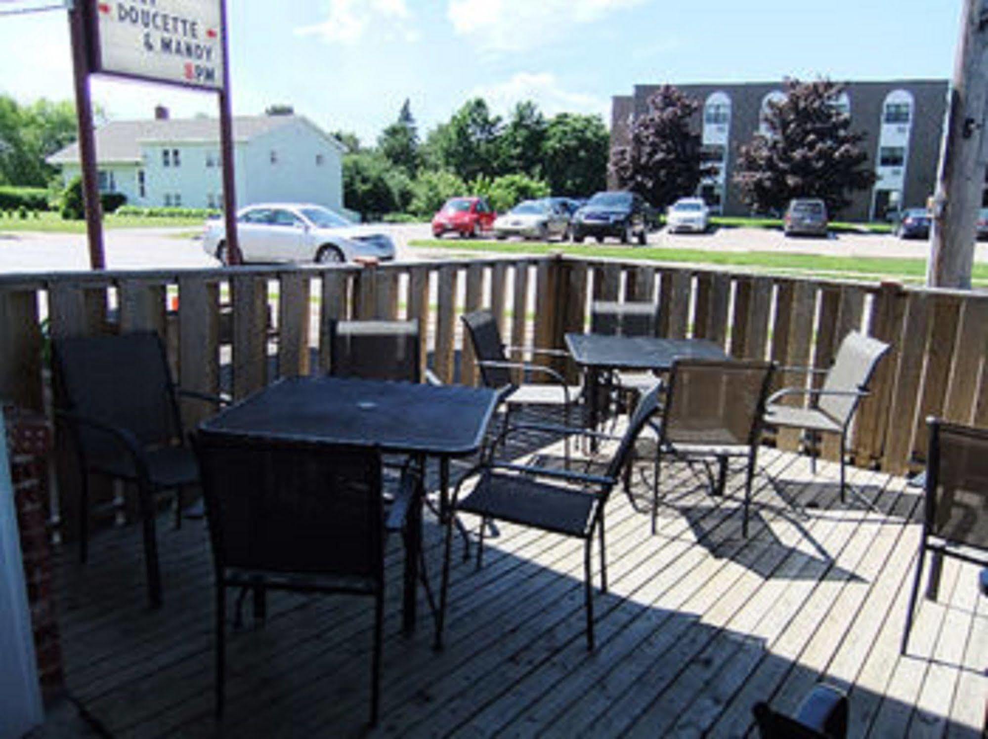 Stonehouse Motel And Restaurant Труро Екстер'єр фото