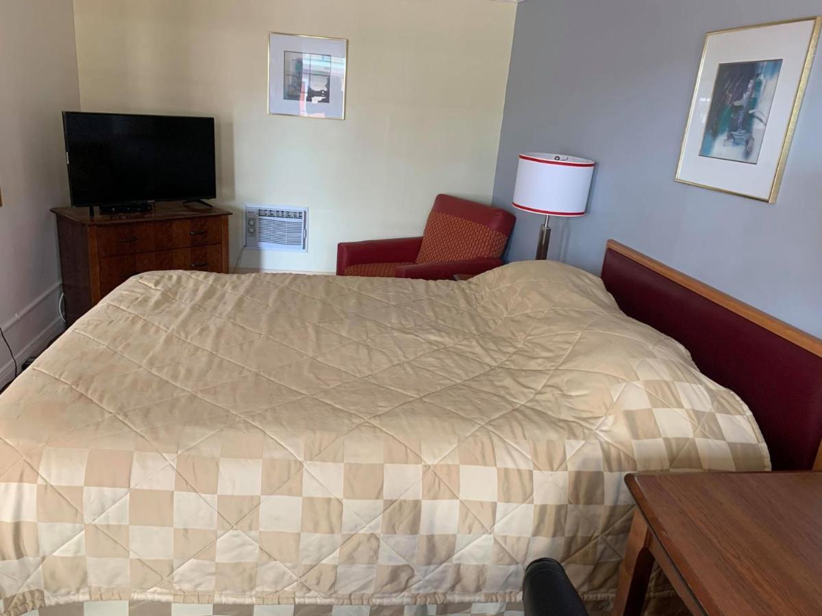 Stonehouse Motel And Restaurant Труро Екстер'єр фото