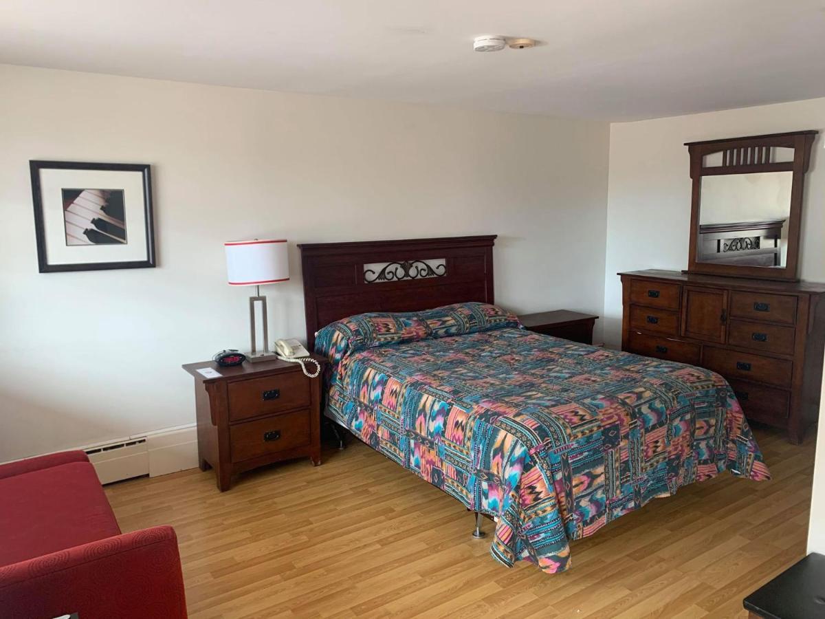 Stonehouse Motel And Restaurant Труро Екстер'єр фото
